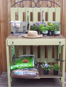 Brilliant Ideas For Pallet Potting Tables – Wood Pallet Ideas